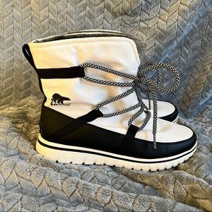 Sorrel Cozy Explorer Waterproof Snow Boots